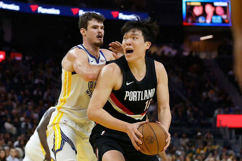 PG SOFT游戏-爵士轻取火箭，布克制霸全场的简单介绍