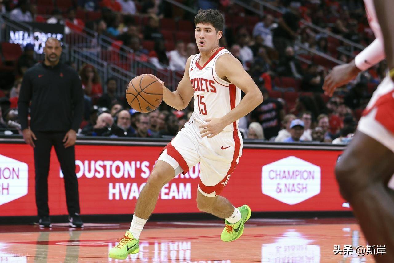 爵士轻取火箭,布克制霸全场的简单介绍 爵士轻取火箭,布克制霸全场的简单介绍