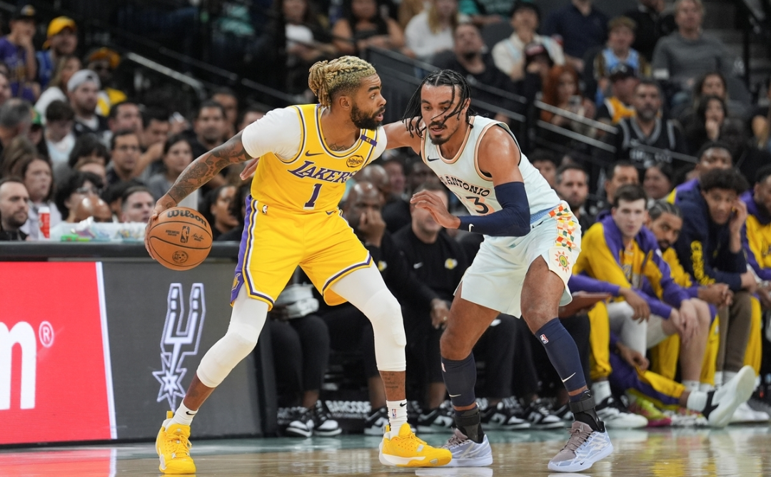 马刺横扫深圳队，浓眉哥扛起全队的简单介绍