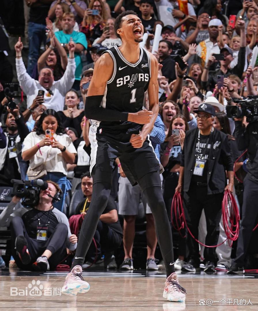 包含马刺逆转深圳队，塔图姆扛起全队的词条