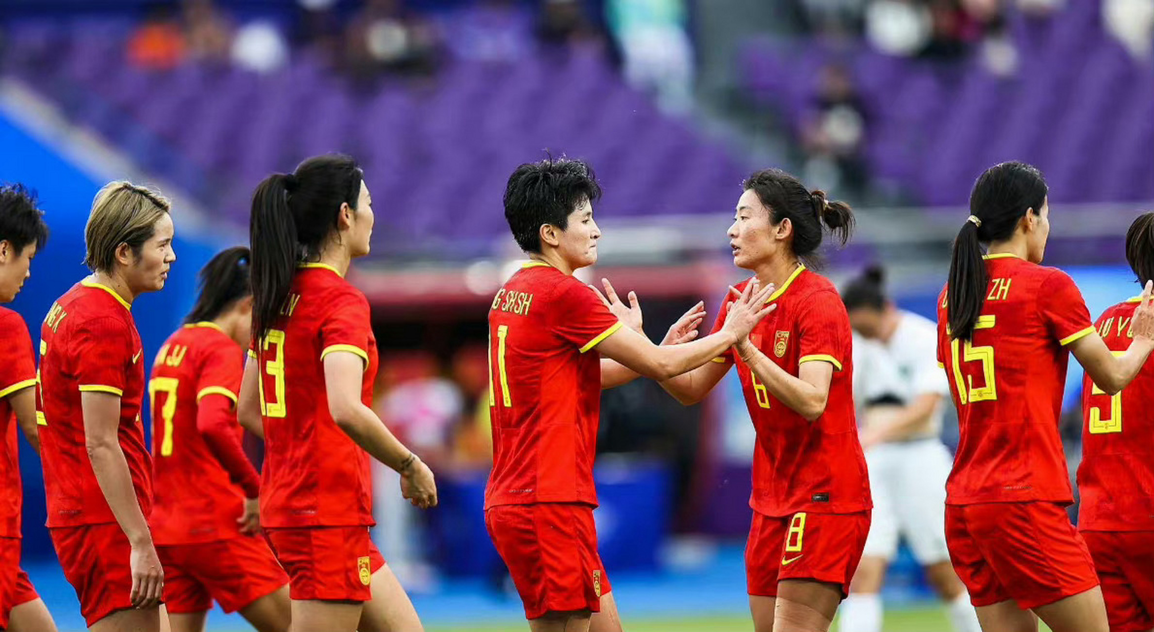 女足代表团备战巅峰赛，全力争夺奖杯的简单介绍