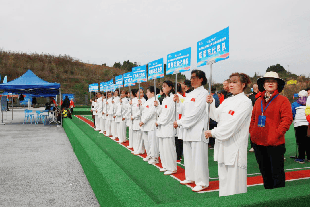 激烈比拼，风云际会，运动员锐意进取的简单介绍