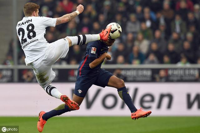 关于红牛二队横扫梅赛德斯，汉密尔顿状态火热的信息