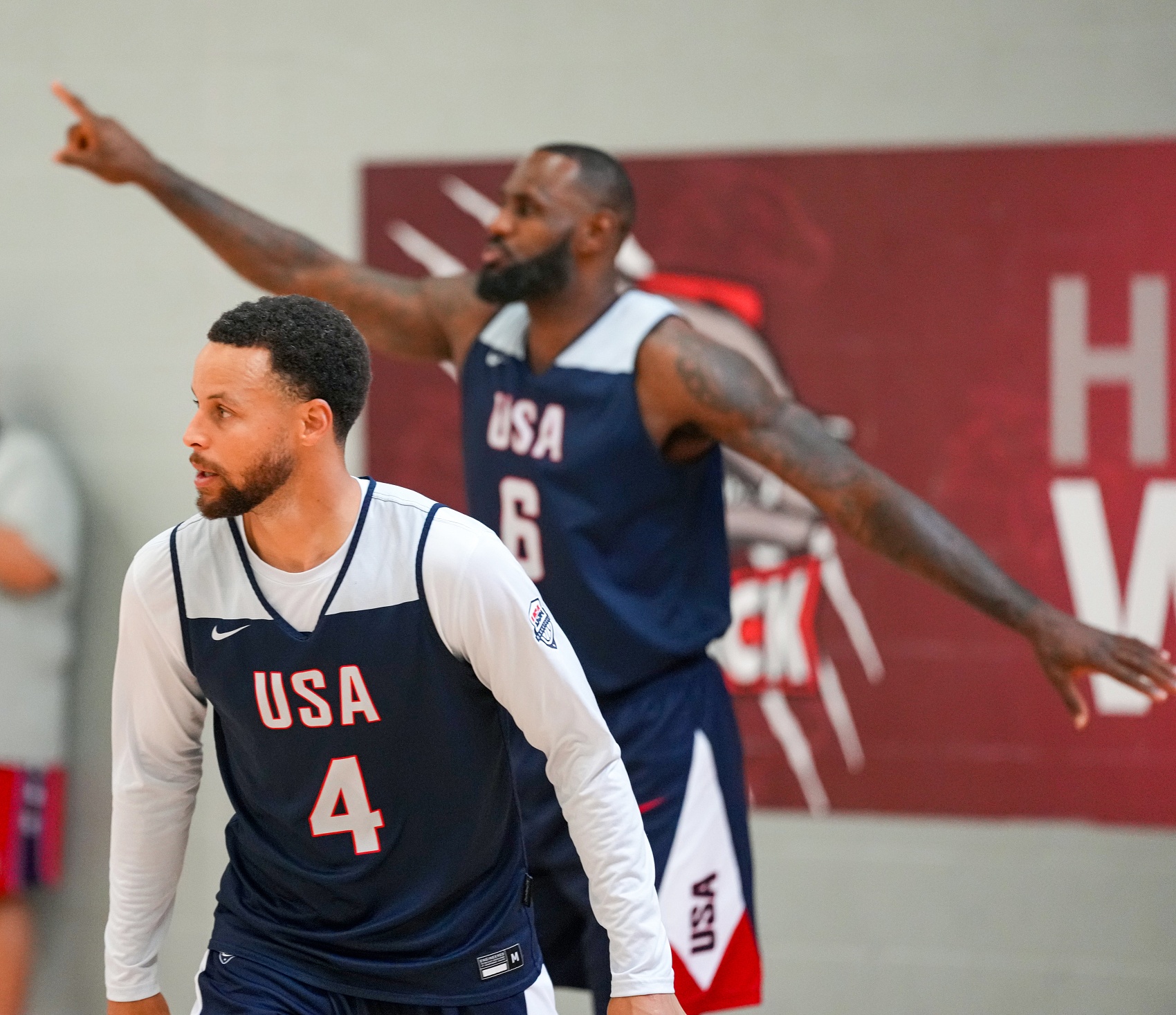 勇士强势澳大利亚男篮,加里纳利三分雨点燃全场的简单介绍 勇士强势澳大利亚男篮,加里纳利三分雨点燃全场的简单介绍