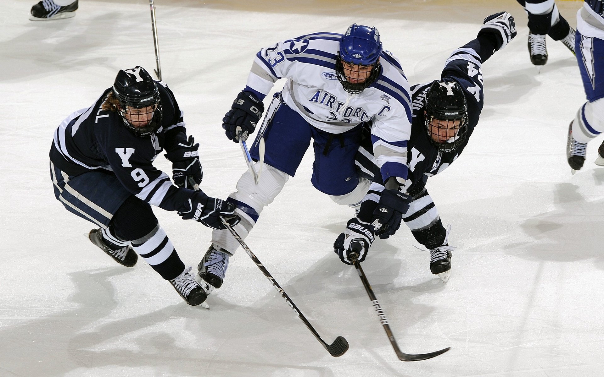戈贝尔的无声交响曲，当防守艺术遇上独行侠的进攻狂潮